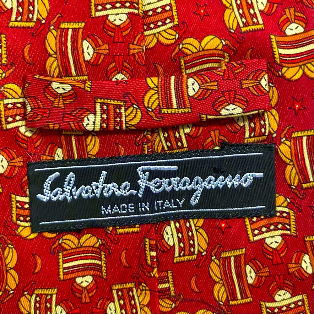 Salvatore Ferragamo men’s tie. Made in Italy. 100% silk